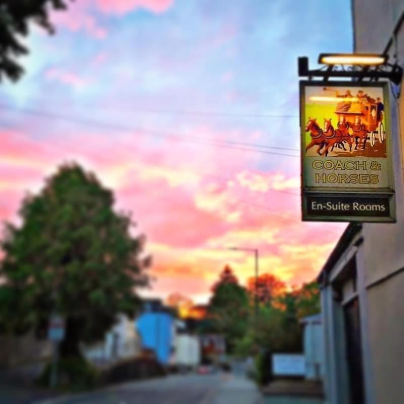 The Coach And Horses Inn Chepstow Eksteriør billede