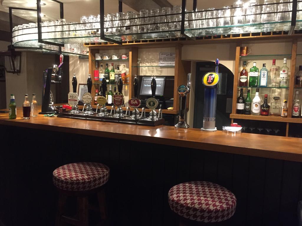 The Coach And Horses Inn Chepstow Eksteriør billede