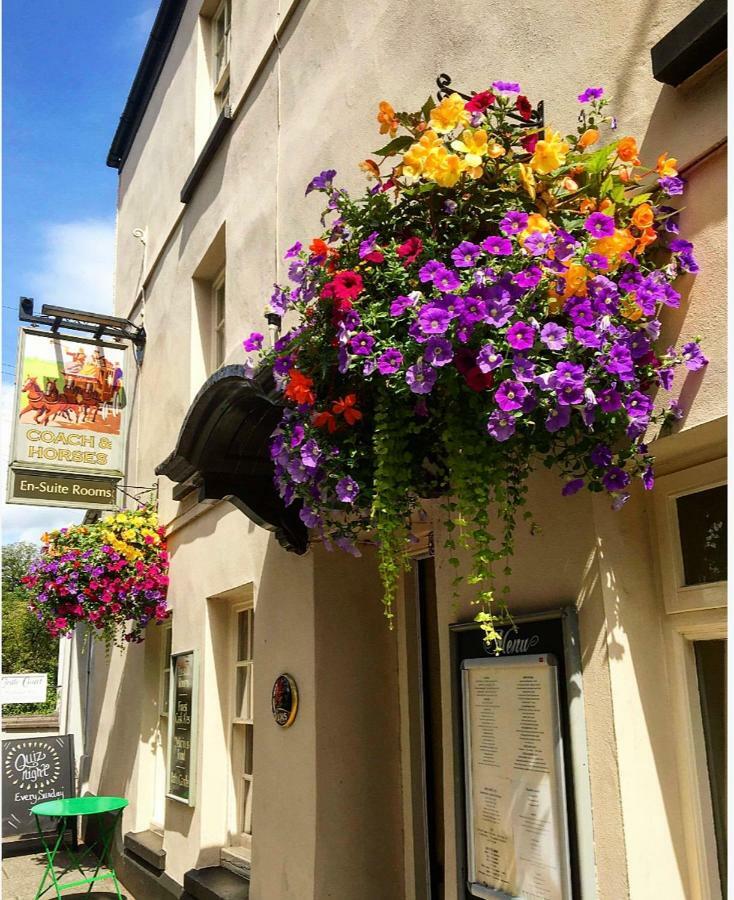 The Coach And Horses Inn Chepstow Eksteriør billede